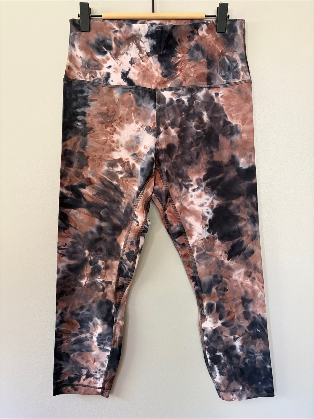 Lululemon Align High Rise 23” Crop Legging‎  Size 10 Yoga Diamond Dye Topaz Grey